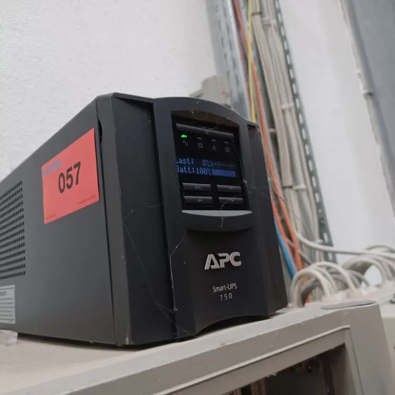 UPS APC Smart UPS 750
