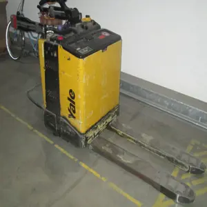 Electric pallet truck Yale MP20X