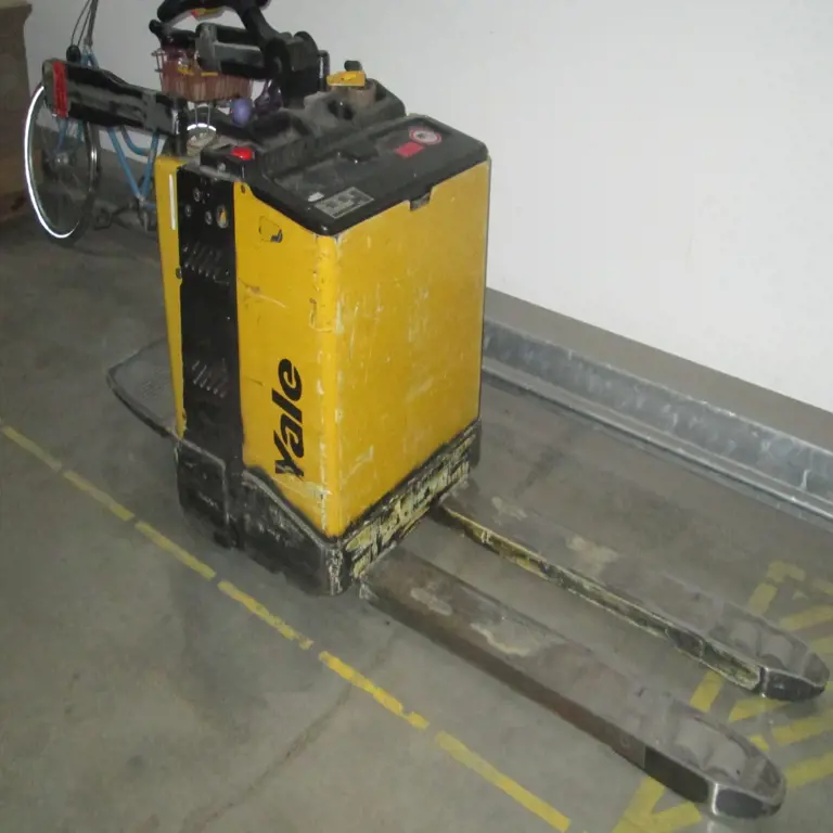 Electric pallet truck Yale MP20X