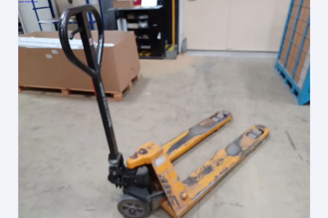 Machines of a lighting manufacturer for metalworking with accessories, continuous painting system, high-bay racking, industrial trucks, vehicles, IT and office equipment-3