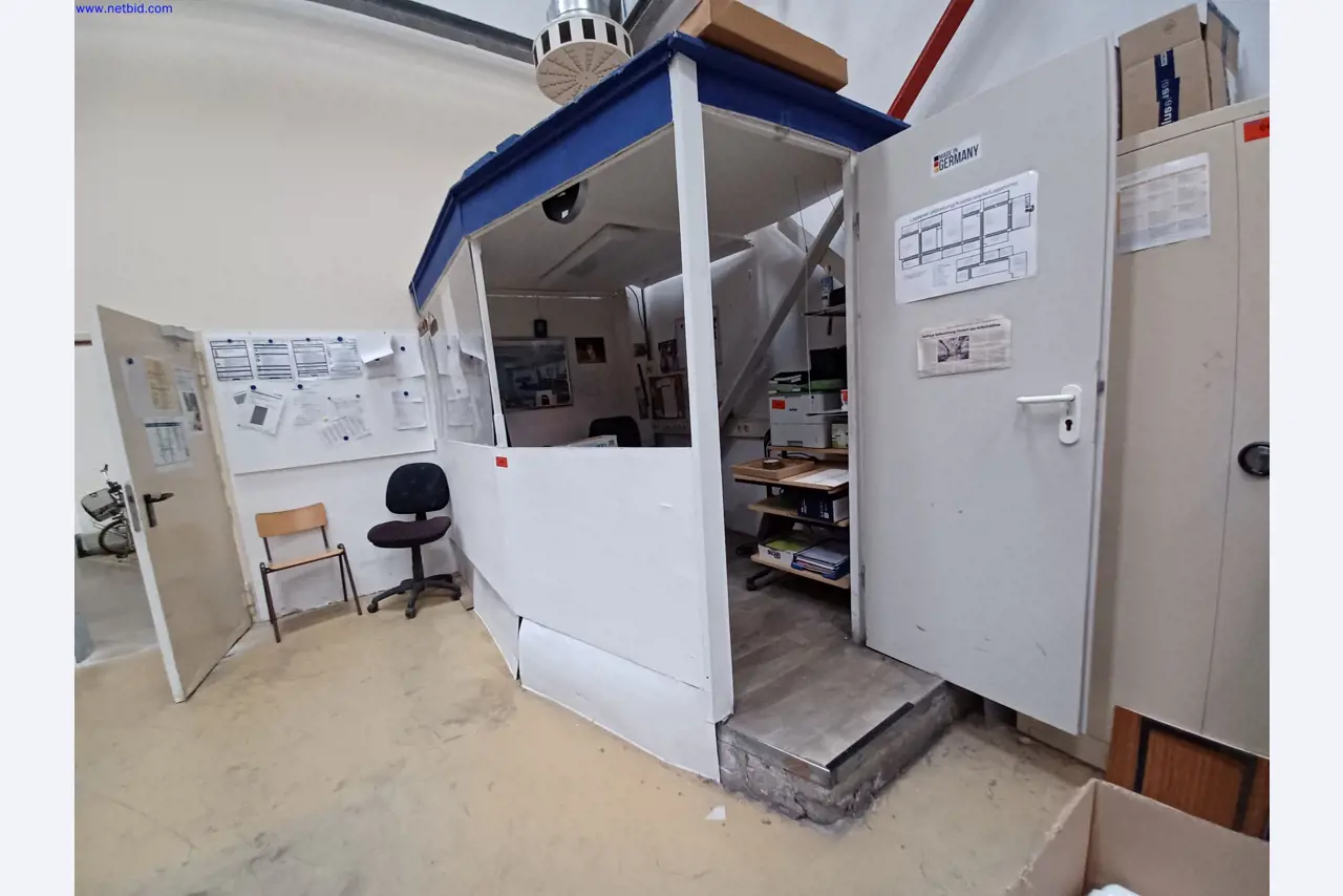 Machines of a lighting manufacturer for metalworking with accessories, continuous painting system, high-bay racking, industrial trucks, vehicles, IT and office equipment-2