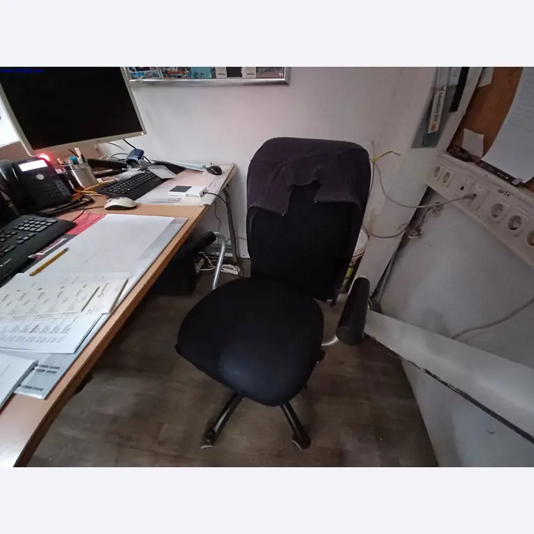 Machines of a lighting manufacturer for metalworking with accessories, continuous painting system, high-bay racking, industrial trucks, vehicles, IT and office equipment-2