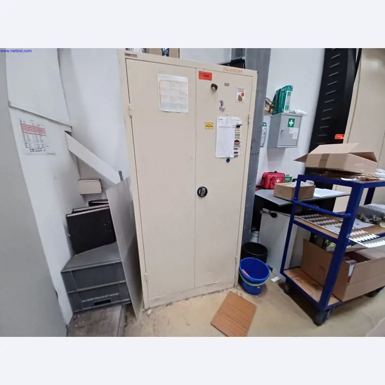 Machines of a lighting manufacturer for metalworking with accessories, continuous painting system, high-bay racking, industrial trucks, vehicles, IT and office equipment-1