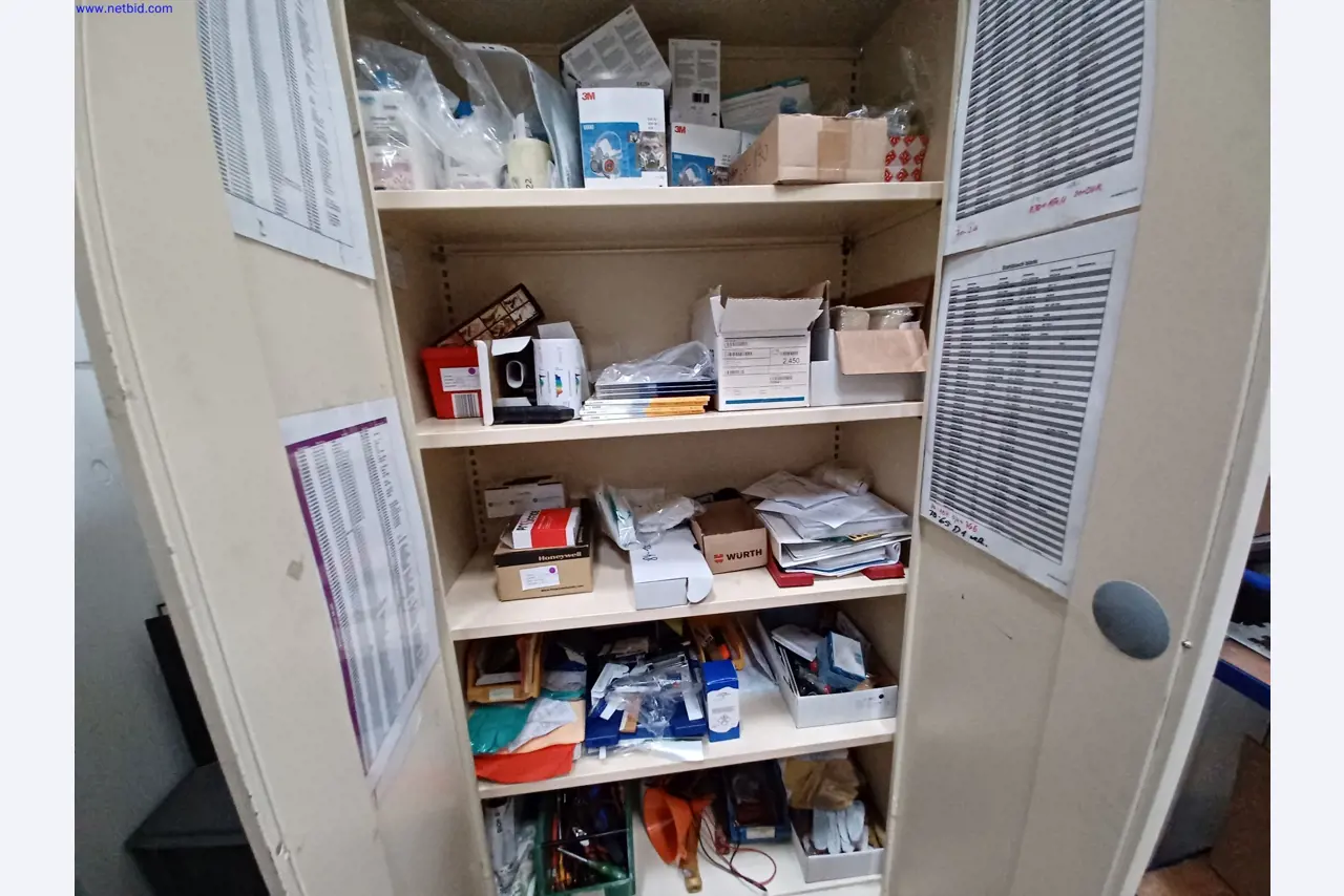 Machines of a lighting manufacturer for metalworking with accessories, continuous painting system, high-bay racking, industrial trucks, vehicles, IT and office equipment-2