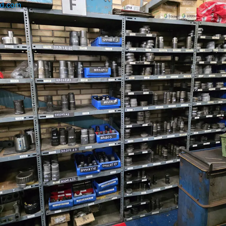 Gereedschap voor warmvervormingspersen