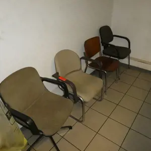 9 Krzesła
