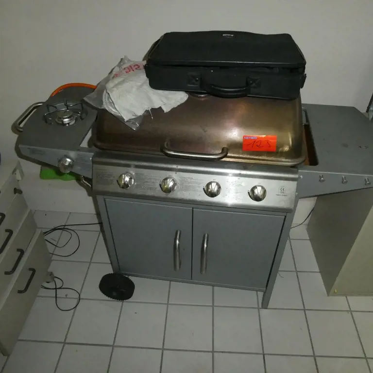 Grill gazowy