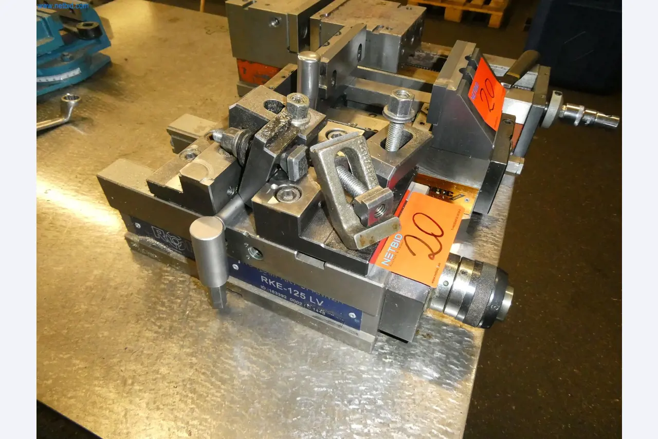 Máquinas del ámbito de la fabricación CNC y la ingeniería mecánica-3