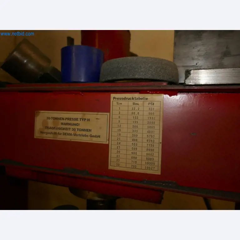 Máquinas del ámbito de la fabricación CNC y la ingeniería mecánica-1