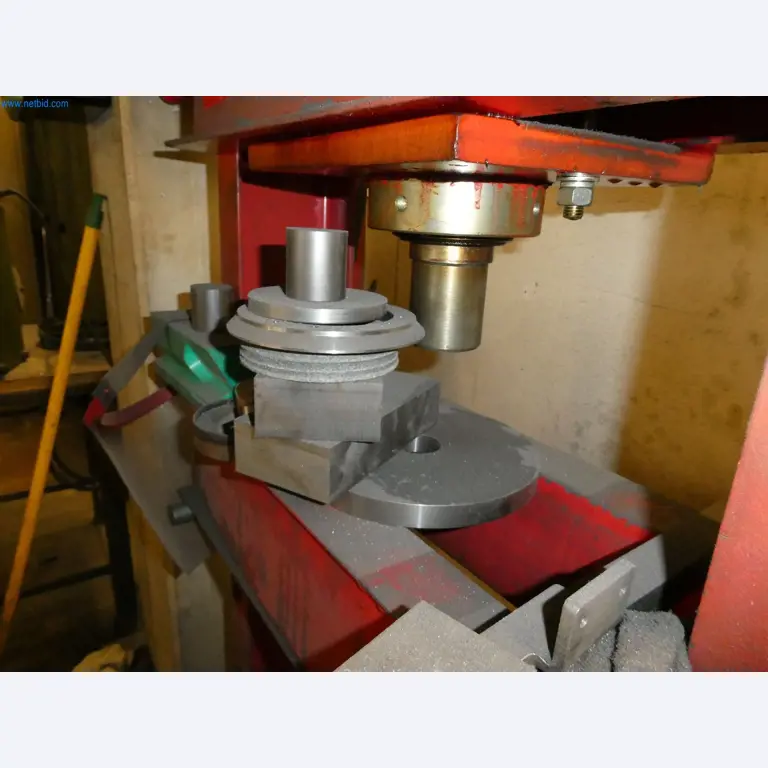 Máquinas del ámbito de la fabricación CNC y la ingeniería mecánica-3