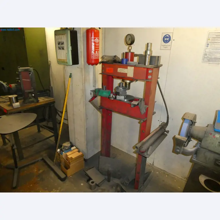 Máquinas del ámbito de la fabricación CNC y la ingeniería mecánica-5