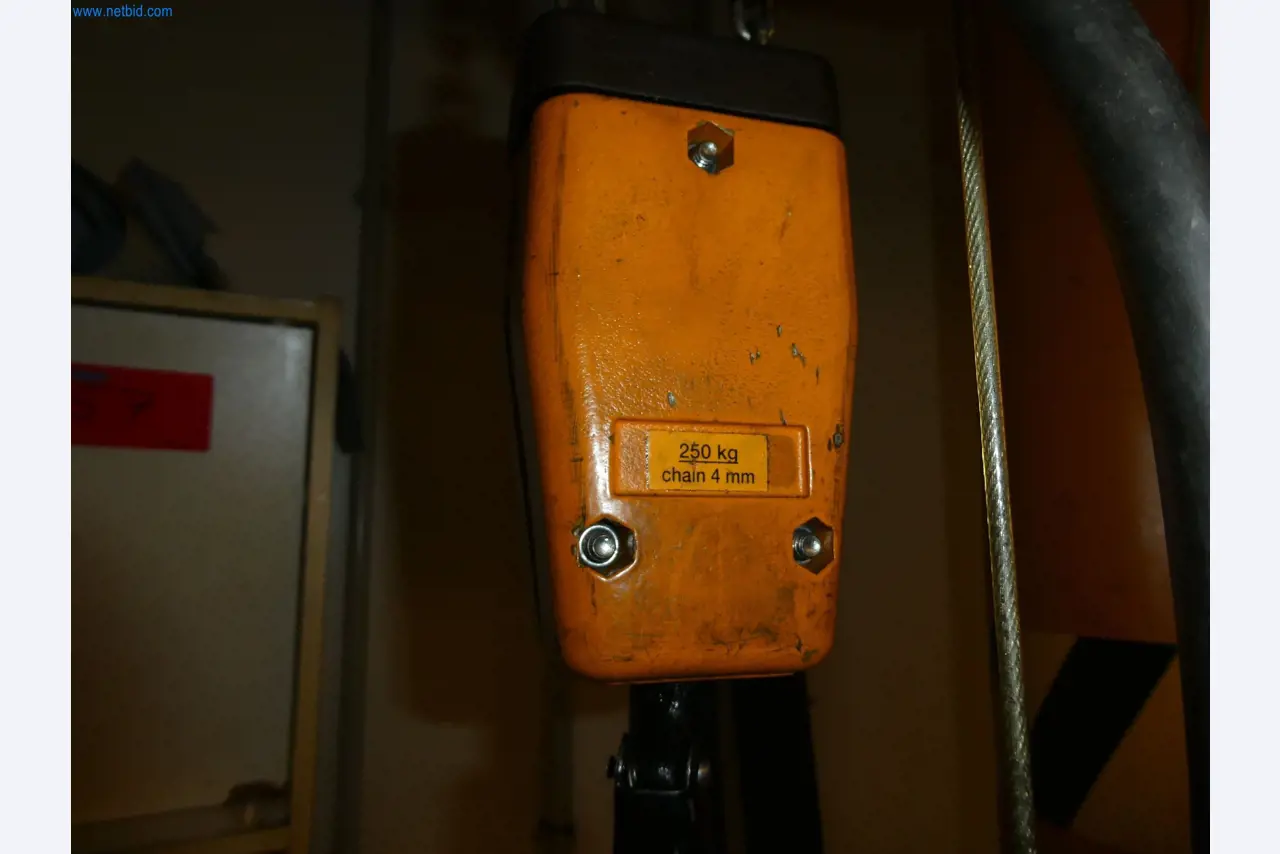 Stroje z oblasti CNC výroby a strojírenství-6