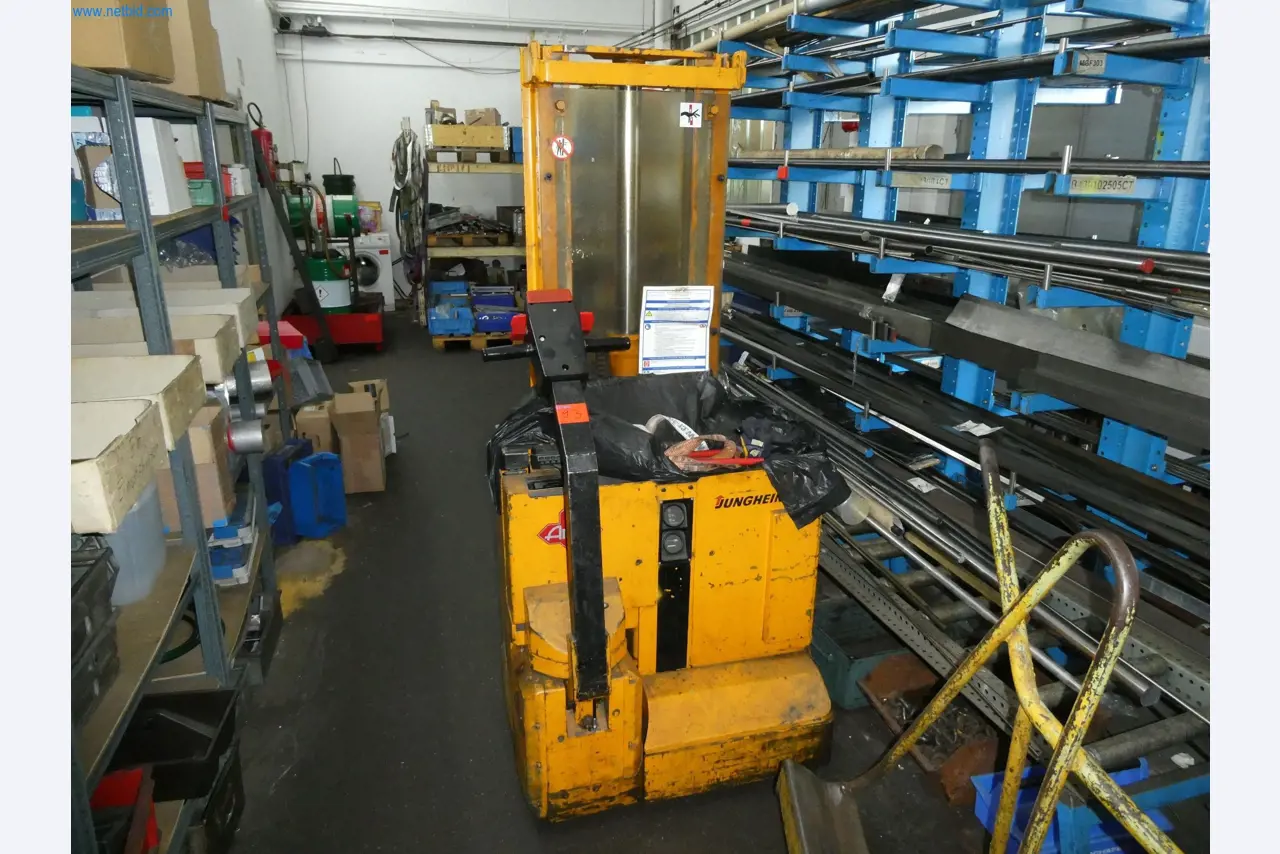 Stroje z oblasti CNC výroby a strojírenství-1