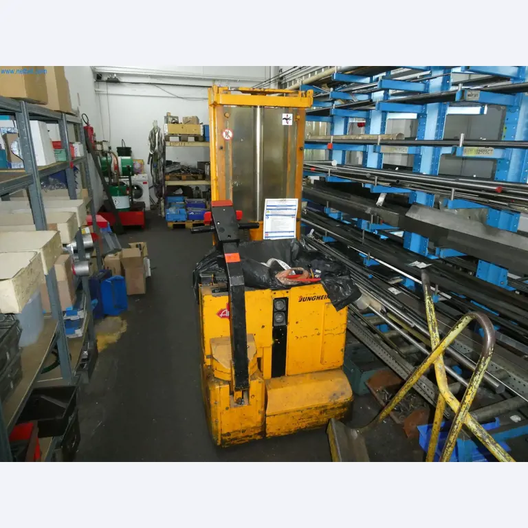 Stroje z oblasti CNC výroby a strojírenství-1