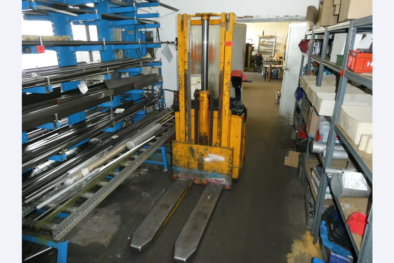 Stroje z oblasti CNC výroby a strojírenství-3