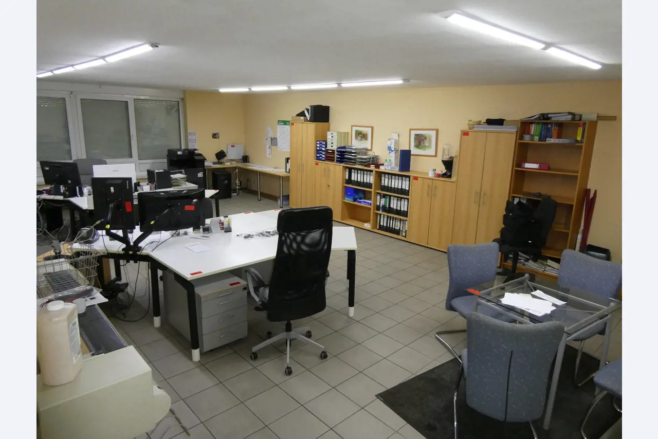 Máquinas del ámbito de la fabricación CNC y la ingeniería mecánica-1