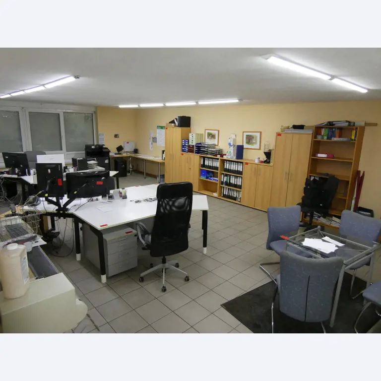 Máquinas del ámbito de la fabricación CNC y la ingeniería mecánica-1