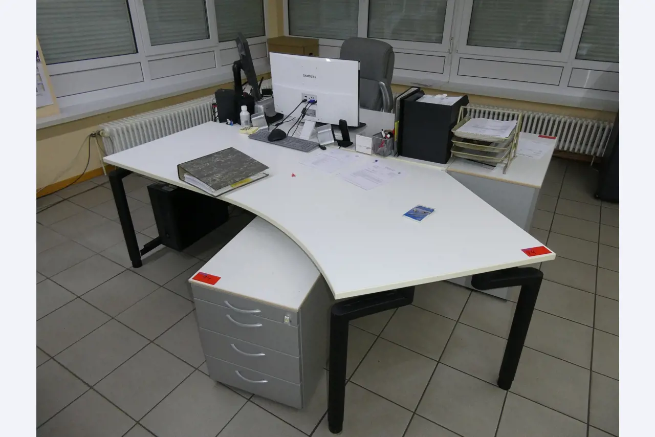 Máquinas del ámbito de la fabricación CNC y la ingeniería mecánica-6