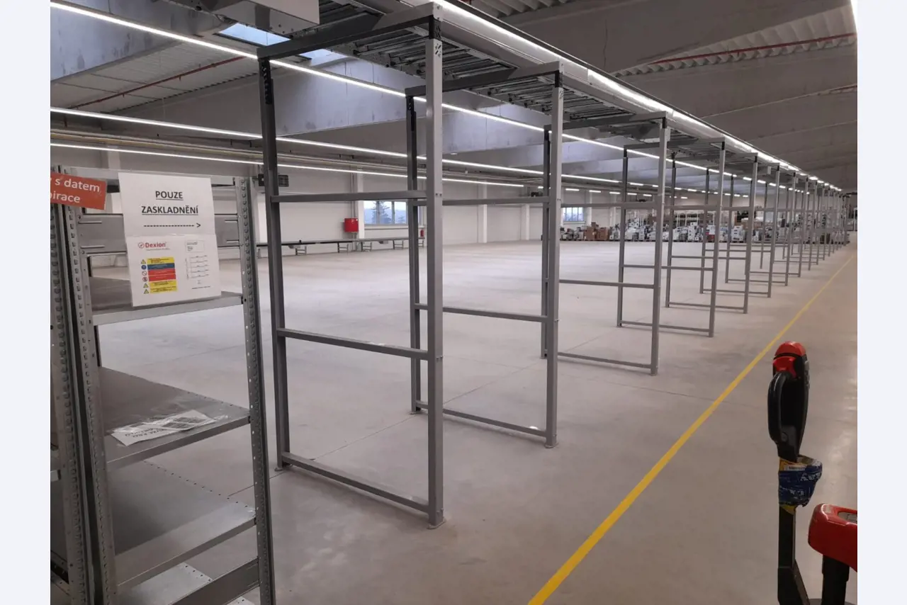 Modulare Förderstrecken, Regalsysteme, Transportförderer, Gabelstapler-12