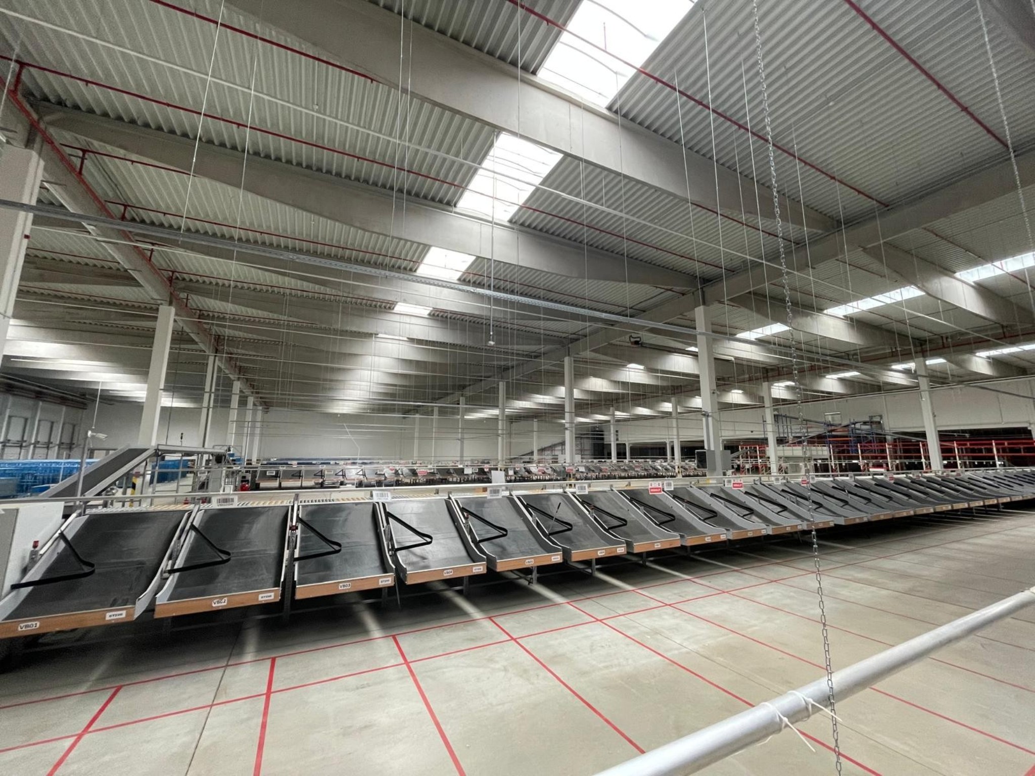 Dopravníková linka pro velkoobjemový výdej balíku-1