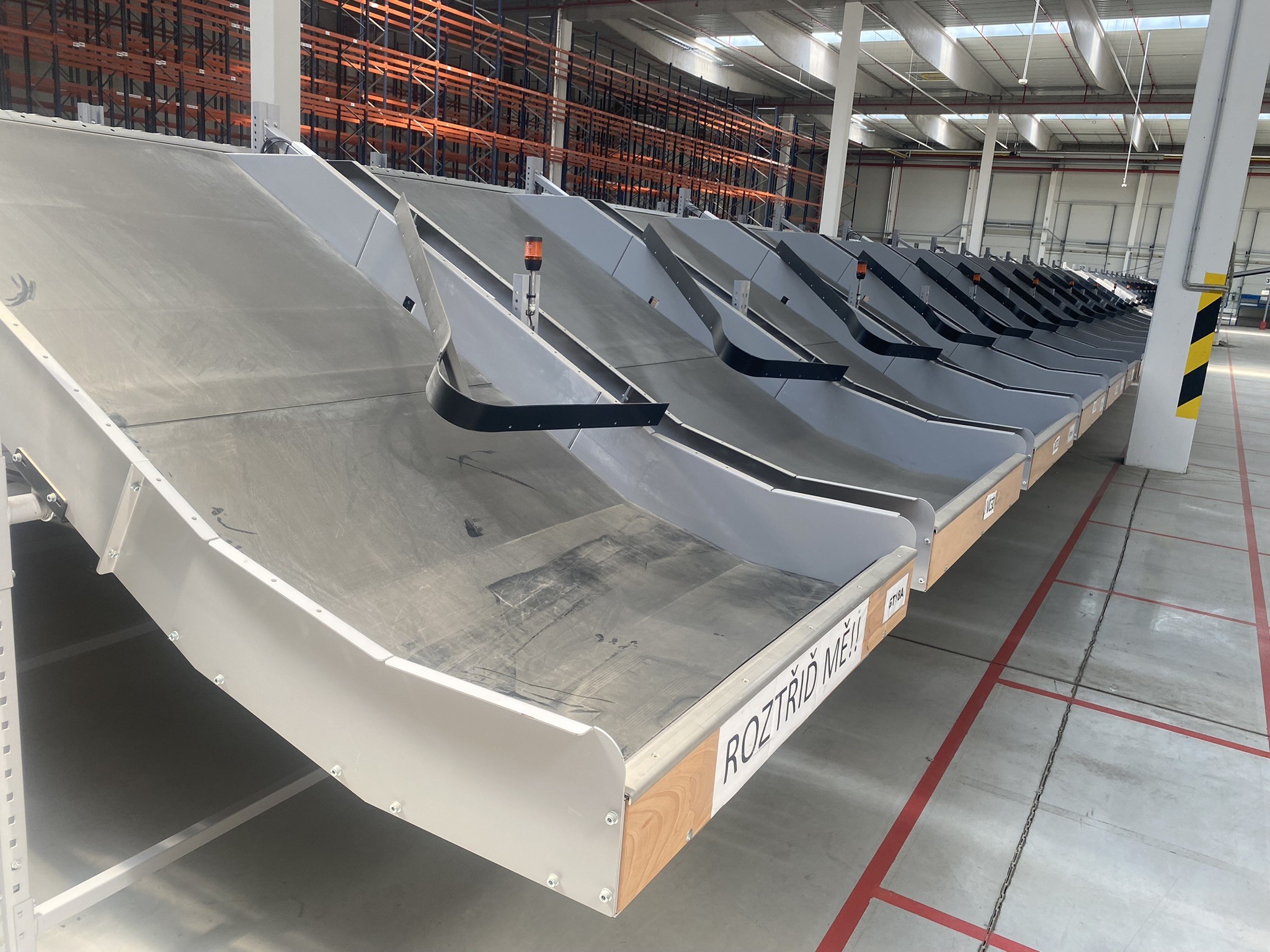 Dopravníková linka pro velkoobjemový výdej balíku-2