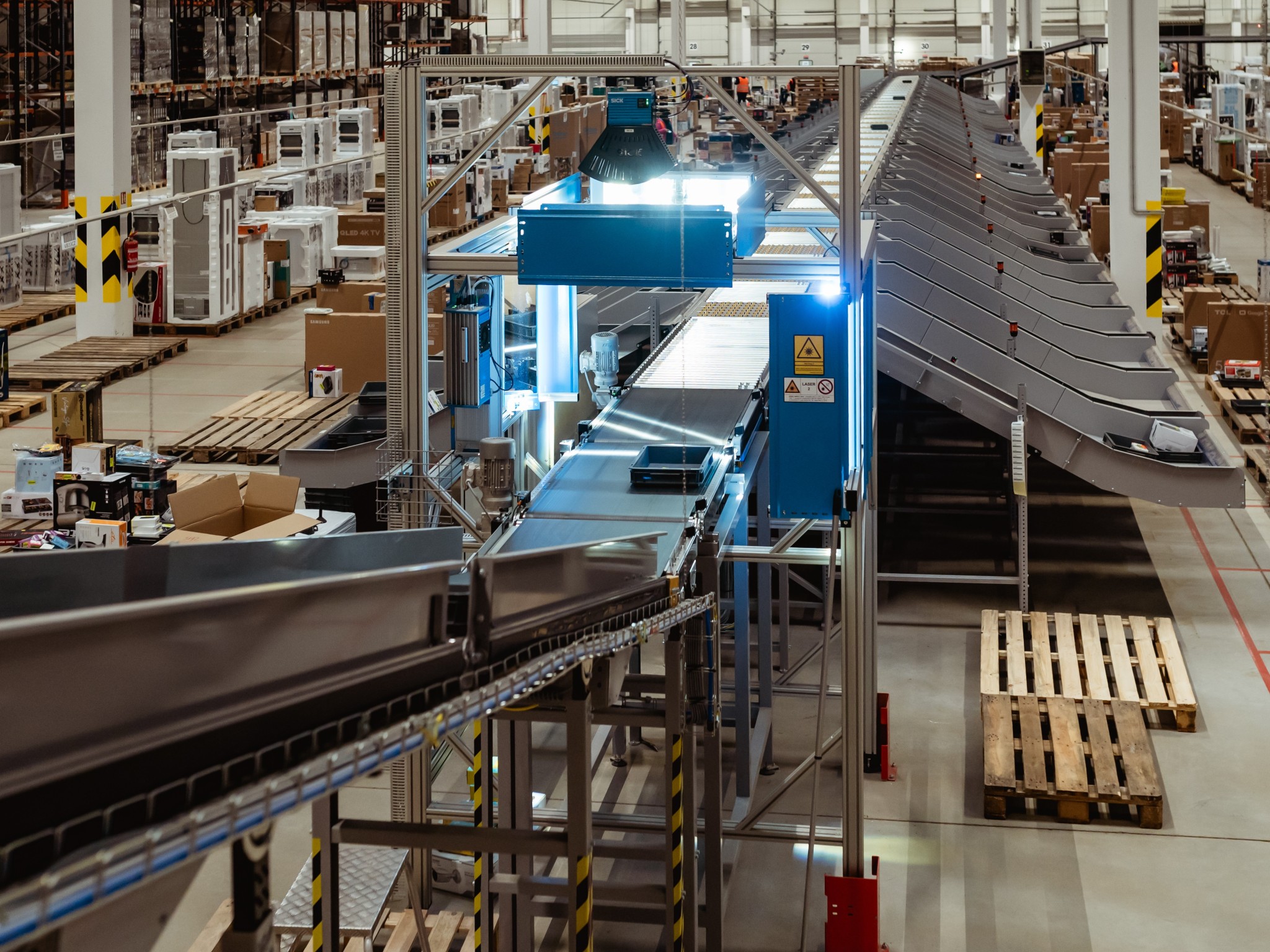 Dopravníková linka pro velkoobjemový výdej balíku-21