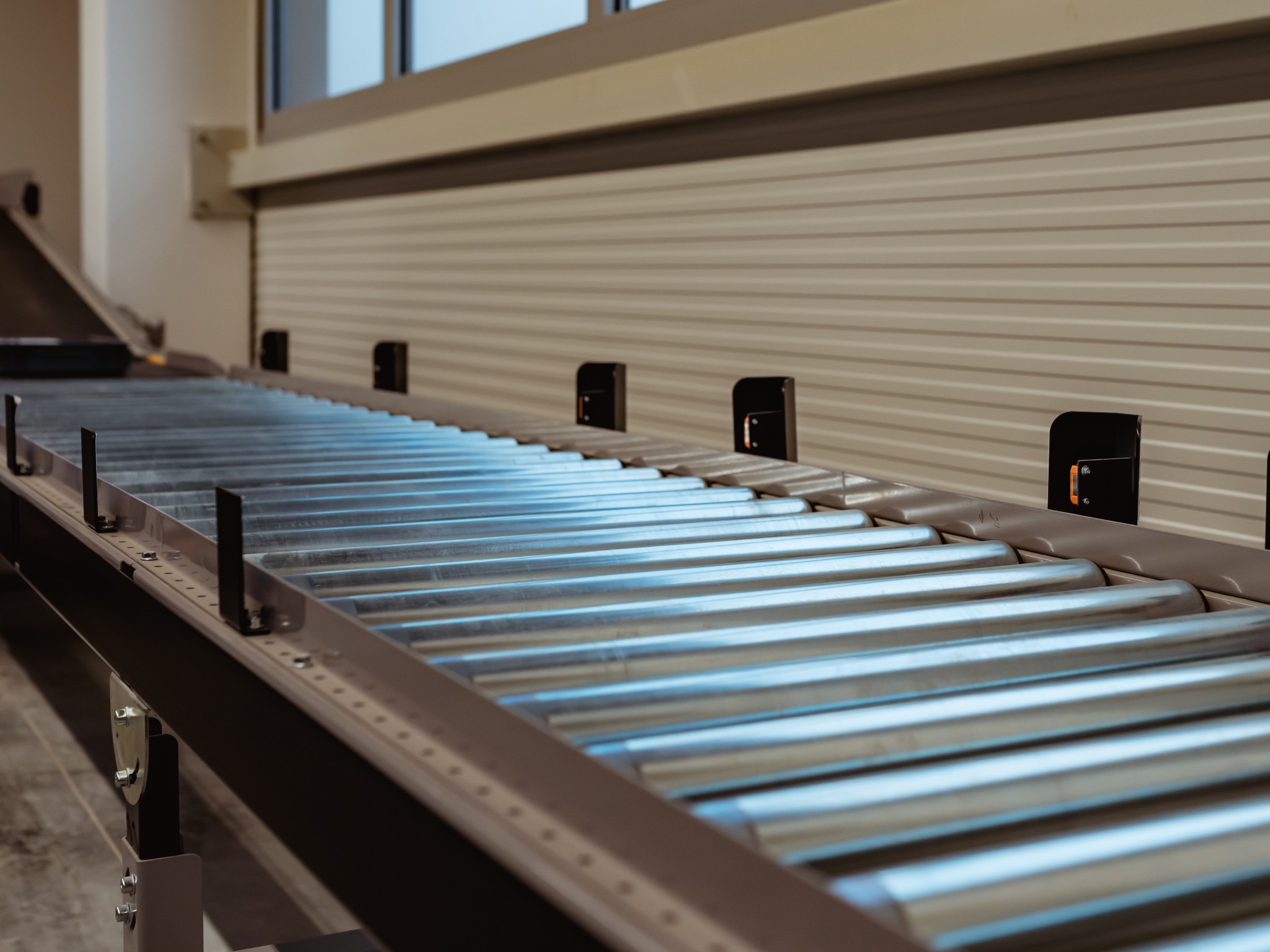 Dopravníková linka pro velkoobjemový výdej balíku-26