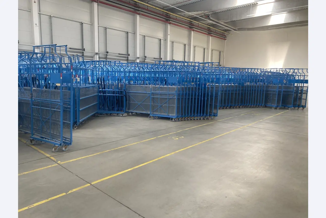 Modułowe linie przenośników, systemy regałów, przenośniki transportowe, wózki widłowe-1