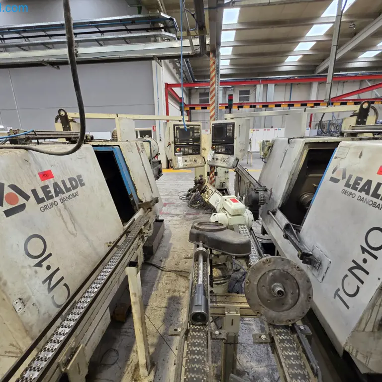 2 CNC Lathes and Robot LEALDE TCN10