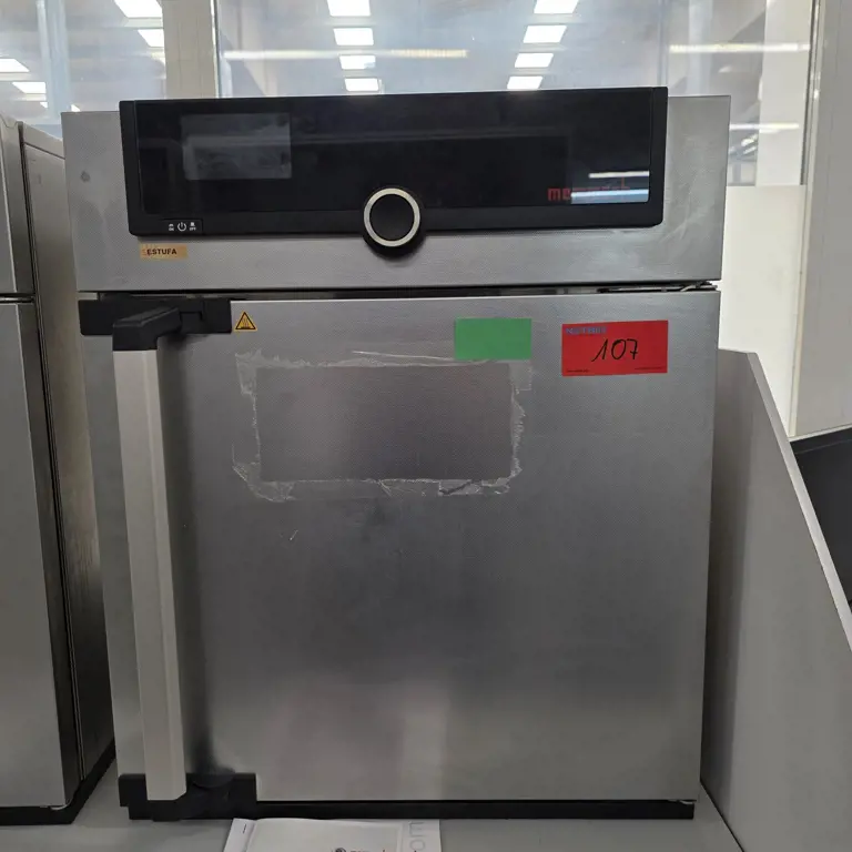 Universele oven MEMMERT UN30