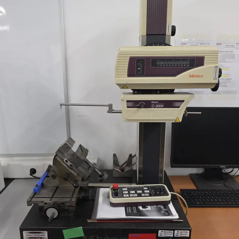 Contourmeetapparaat MITUTOYO CONTRACER CV-3100S4
