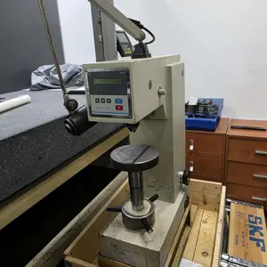 Hardheidsmeter HOYTOM ROCKWELL 713-RD