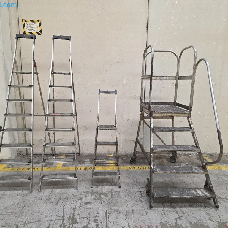 4 Aluminium ladders