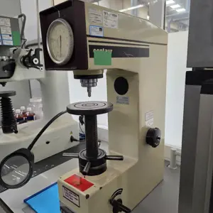 Rockwell hardheidsmeter CENTAUR HR-150-HA