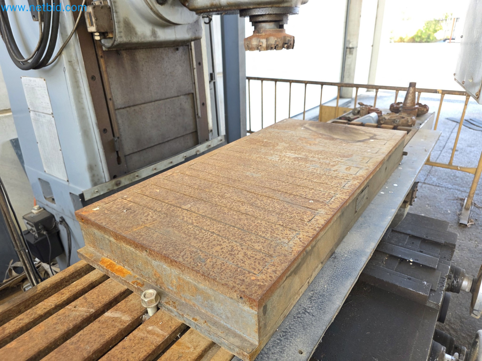 buy used Universal Milling Machine DOOSAN DMB-U5 (Auction #18820-NO12 ...