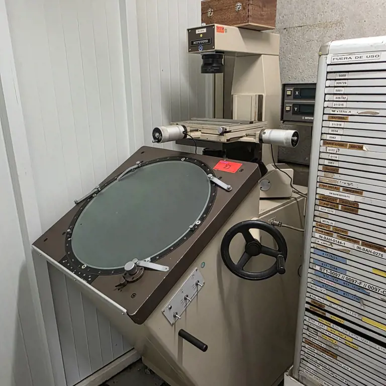 Profile Projector MITUTOYO PV500