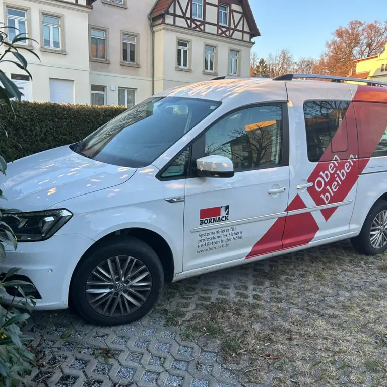 Passenger car (Knockdown is subject to approval) Volkswagen Caddy Maxi