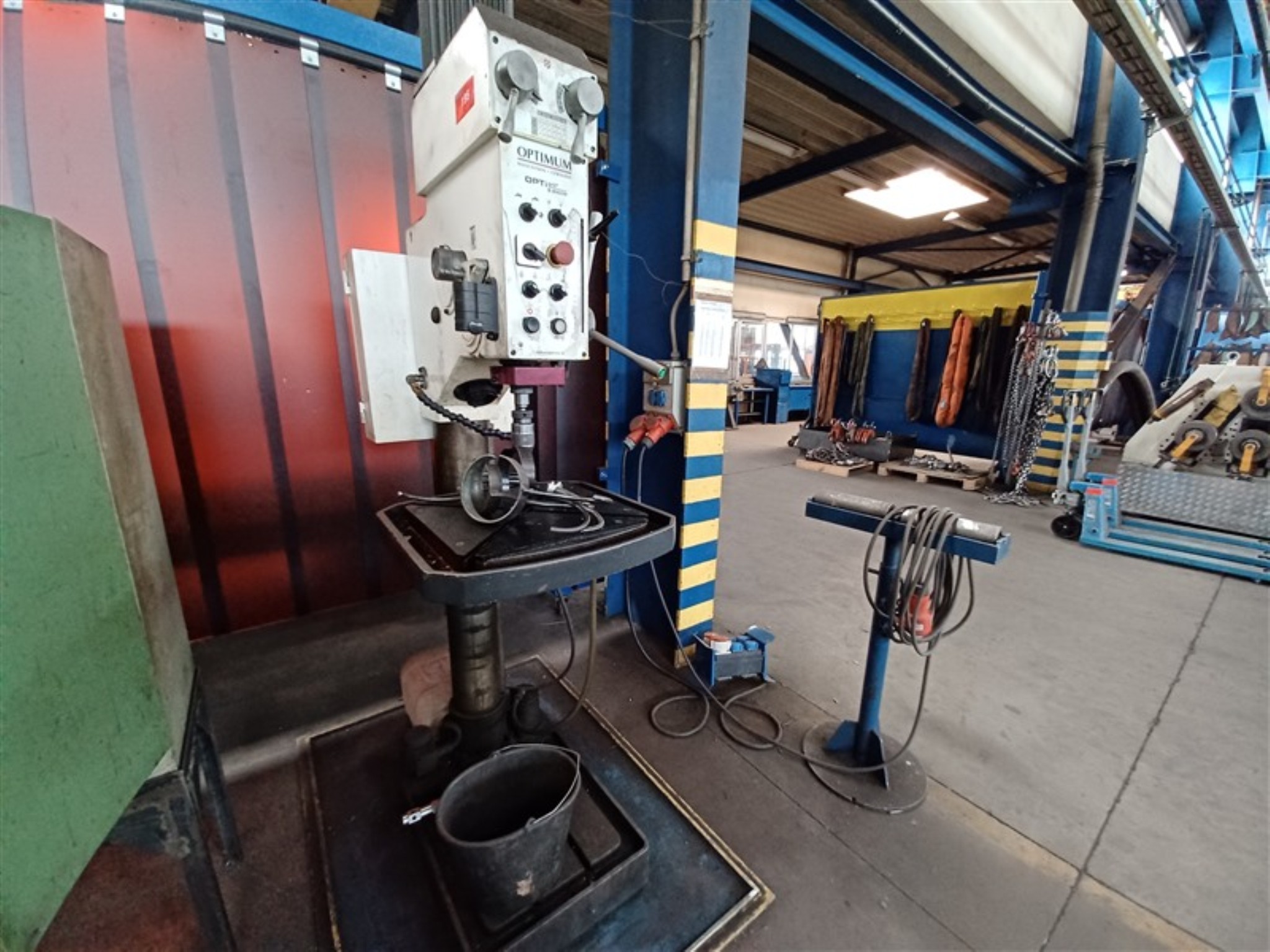 Equipement d'atelier bien entretenu et machines de l'ancienne société Hülsenbusch Apparatebau-1