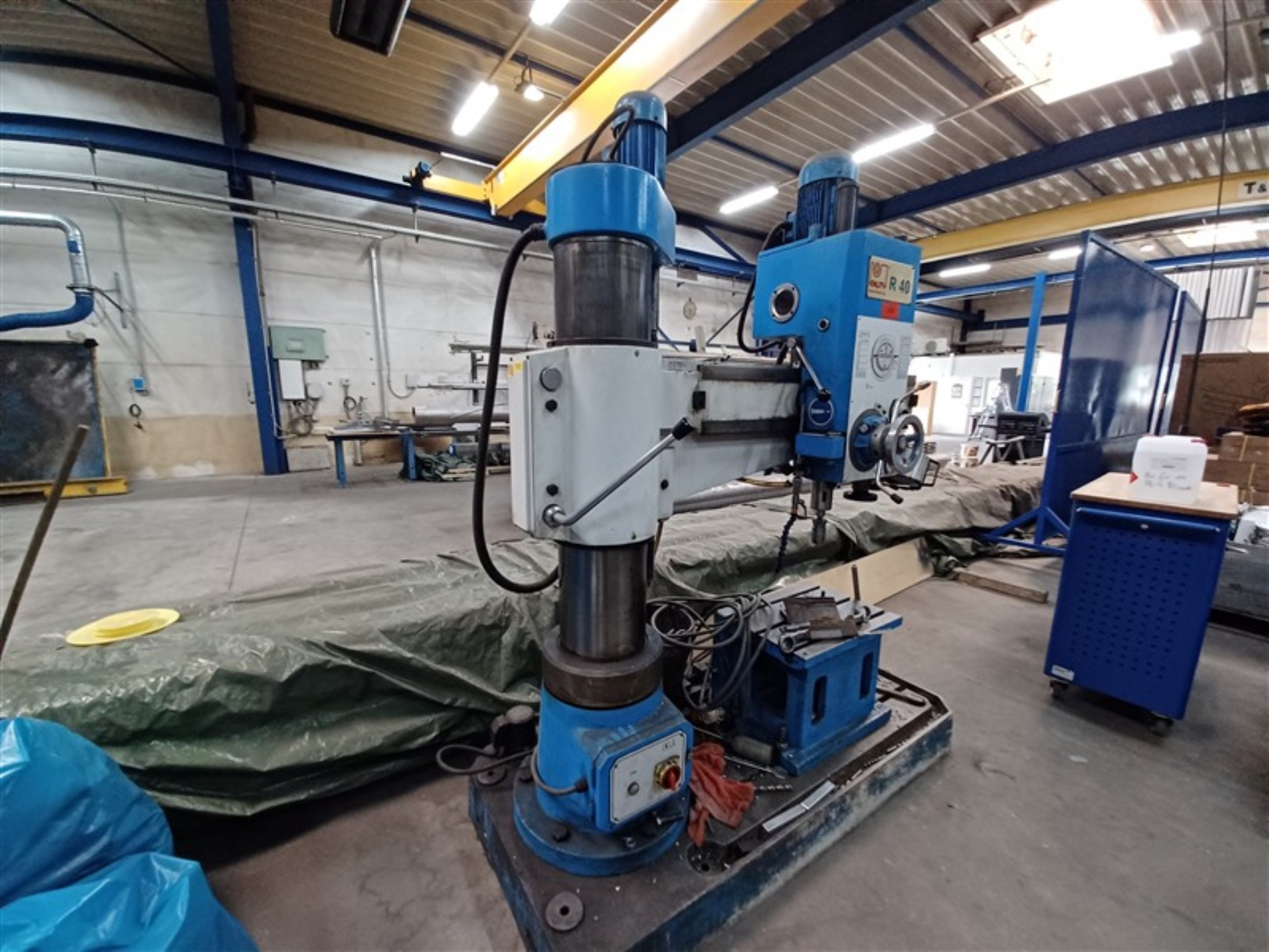 Dobrze utrzymany sprzęt warsztatowy i maszyny dawnej firmy Hülsenbusch Apparatebau-4