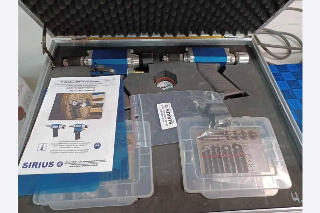 un équipement d'atelier bien entretenu ainsi que des machines de la société Hülsenbusch Apparatebau-3