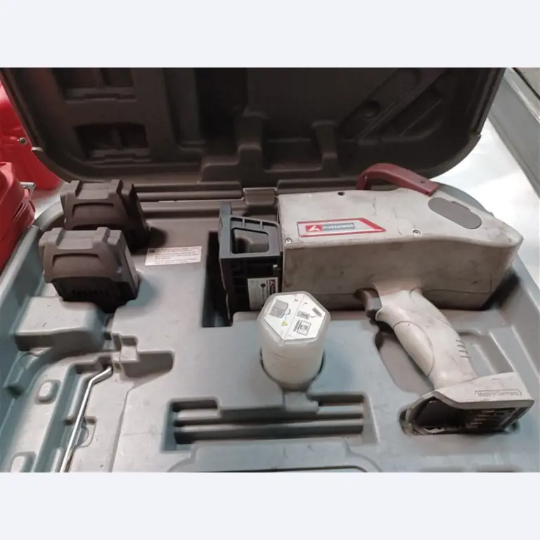 un équipement d'atelier bien entretenu ainsi que des machines de la société Hülsenbusch Apparatebau-1