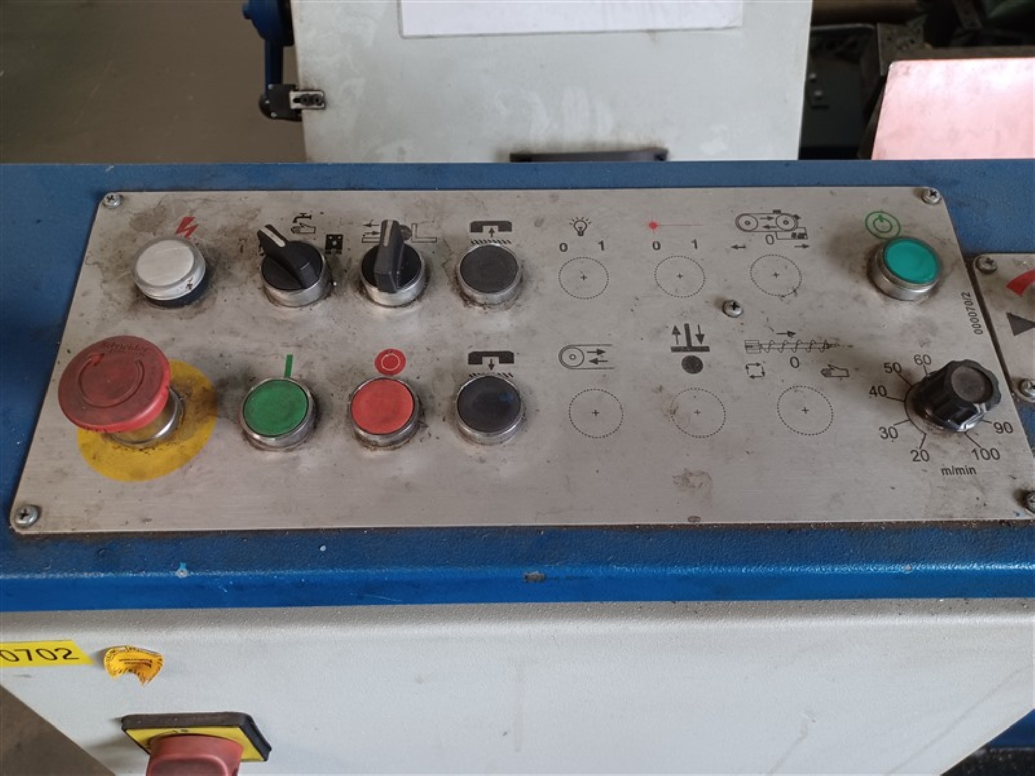 Dobrze utrzymany sprzęt warsztatowy i maszyny dawnej firmy Hülsenbusch Apparatebau-3