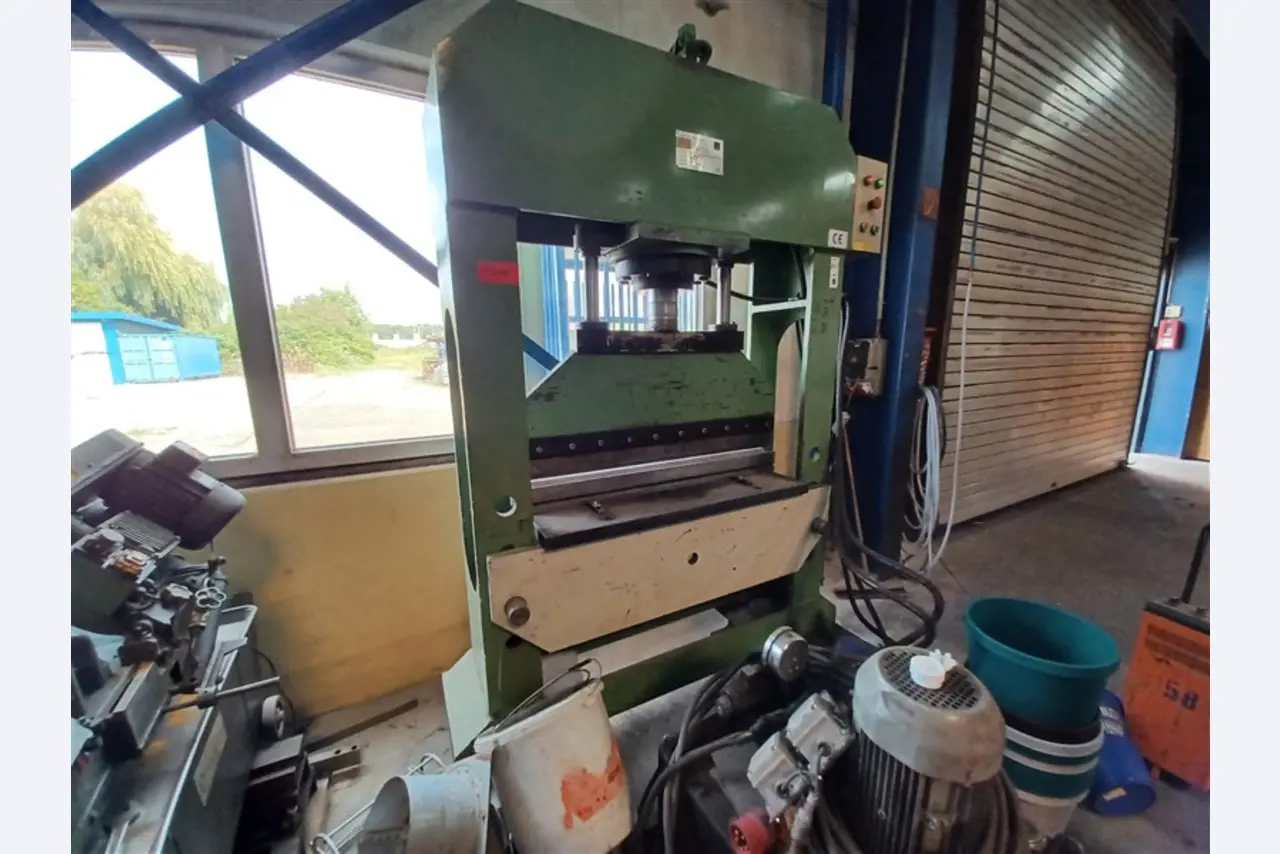 Well-maintained workshop equipment and machines from fmr. Hülsenbusch Apparatebau-1