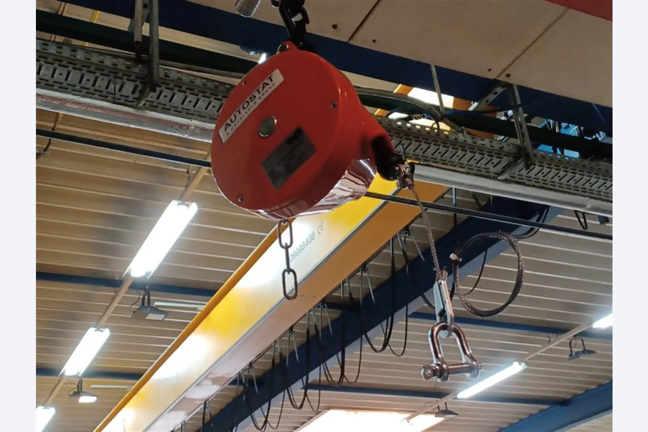 un équipement d'atelier bien entretenu ainsi que des machines de la société Hülsenbusch Apparatebau-1