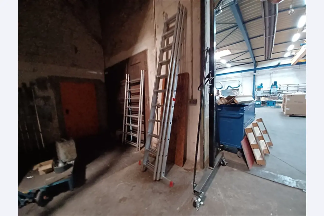 un équipement d'atelier bien entretenu ainsi que des machines de la société Hülsenbusch Apparatebau-3