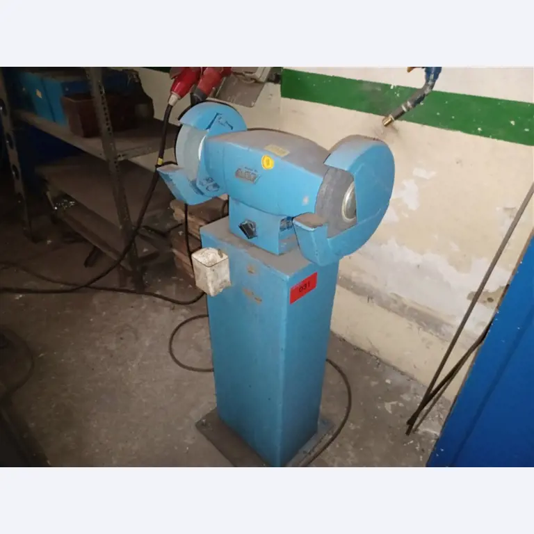 Equipement d'atelier bien entretenu et machines de l'ancienne société Hülsenbusch Apparatebau-1