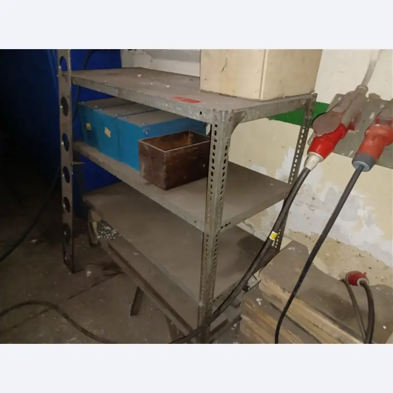 Equipement d'atelier bien entretenu et machines de l'ancienne société Hülsenbusch Apparatebau-4