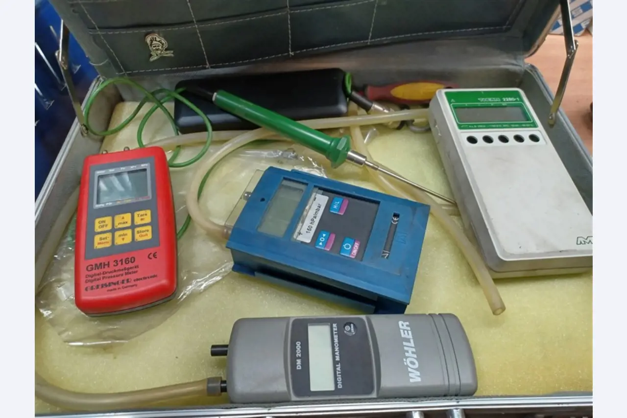 Goed onderhouden werkplaatsapparatuur en machines van het voormalige bedrijf Hülsenbusch Apparatebau-1