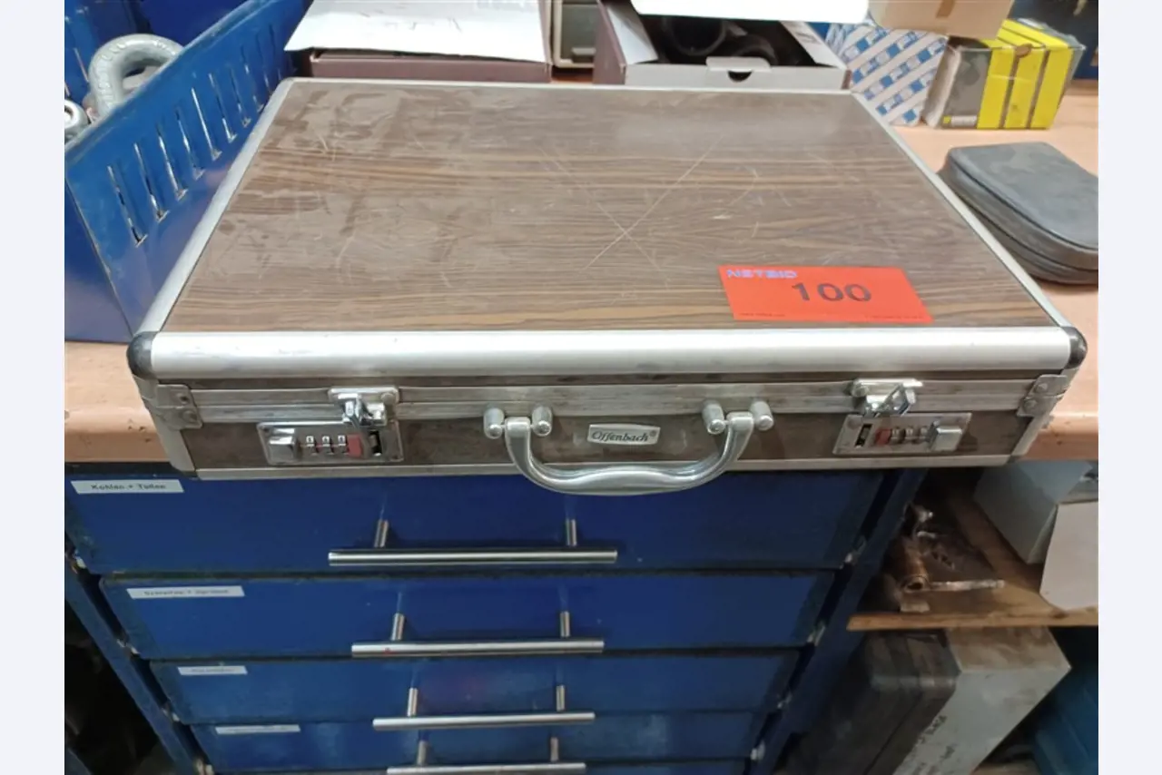 Goed onderhouden werkplaatsapparatuur en machines van het voormalige bedrijf Hülsenbusch Apparatebau-2