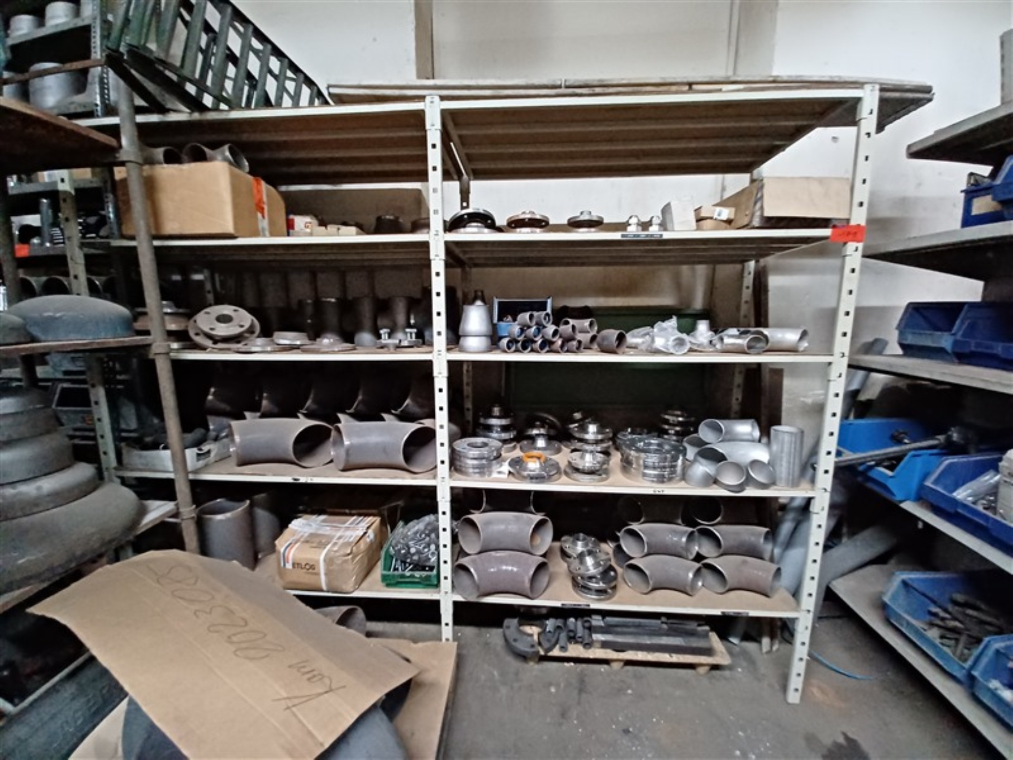 Equipement d'atelier bien entretenu et machines de l'ancienne société Hülsenbusch Apparatebau-12